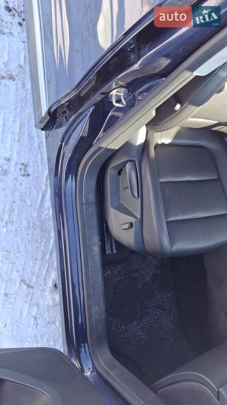 Внедорожник / Кроссовер Volkswagen Tiguan 2015 в Ворзеле