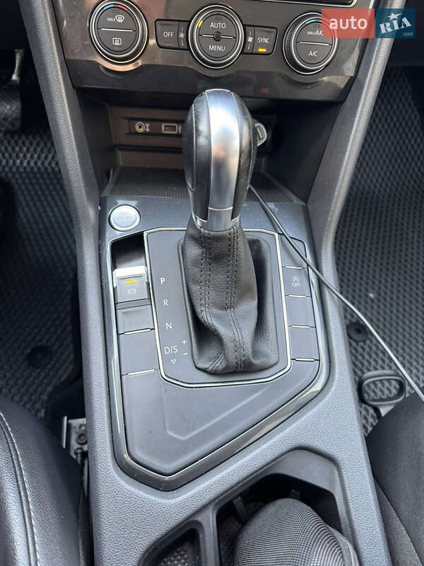 Внедорожник / Кроссовер Volkswagen Tiguan 2017 в Киеве фото 14 Внедорожник / Кроссовер Volkswagen Tiguan 2017 в Киеве