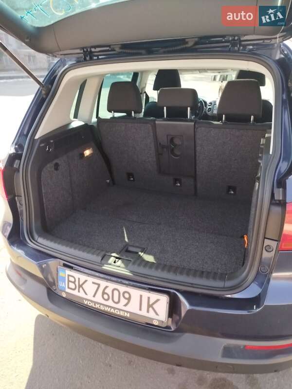 Внедорожник / Кроссовер Volkswagen Tiguan 2013 в Дубно