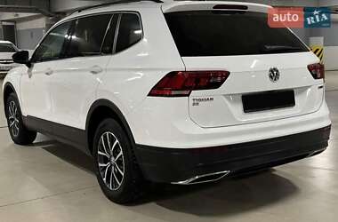 Позашляховик / Кросовер Volkswagen Tiguan 2019 в 