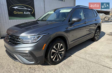 Позашляховик / Кросовер Volkswagen Tiguan 2023 в 