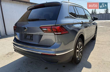 Позашляховик / Кросовер Volkswagen Tiguan 2023 в 