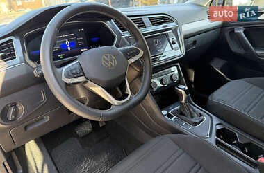 Позашляховик / Кросовер Volkswagen Tiguan 2023 в 