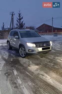 Внедорожник / Кроссовер Volkswagen Tiguan 2015 в Казатине