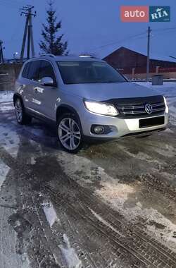 Внедорожник / Кроссовер Volkswagen Tiguan 2015 в Казатине