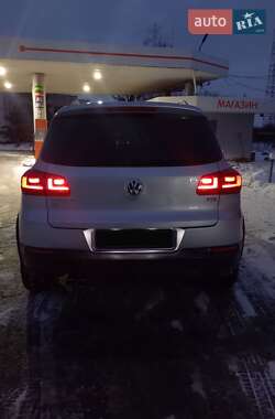 Внедорожник / Кроссовер Volkswagen Tiguan 2015 в Казатине