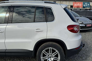 Внедорожник / Кроссовер Volkswagen Tiguan 2010 в 