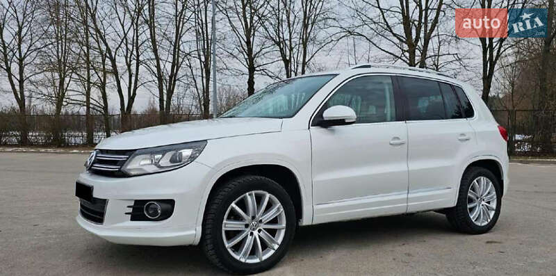 Позашляховик / Кросовер Volkswagen Tiguan 2015 в 