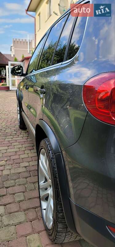 Внедорожник / Кроссовер Volkswagen Tiguan 2012 в Черновцах