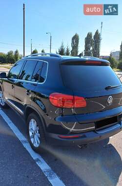 Внедорожник / Кроссовер Volkswagen Tiguan 2012 в 