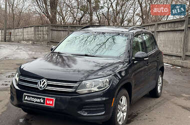 Внедорожник / Кроссовер Volkswagen Tiguan 2016 в 