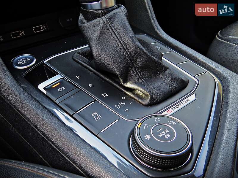 Внедорожник / Кроссовер Volkswagen Tiguan 2017 в Черкассах