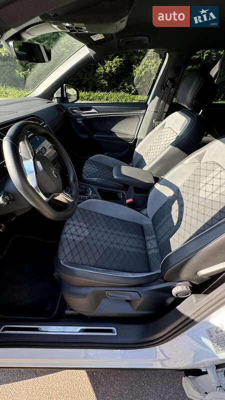 Внедорожник / Кроссовер Volkswagen Tiguan 2021 в Львове