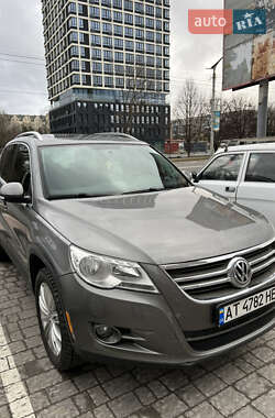 Внедорожник / Кроссовер Volkswagen Tiguan 2010 в Львове