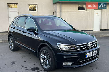 Внедорожник / Кроссовер Volkswagen Tiguan 2017 в 