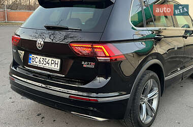 Внедорожник / Кроссовер Volkswagen Tiguan 2017 в 