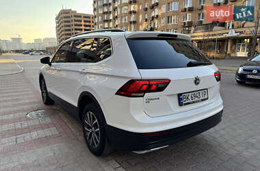 Внедорожник / Кроссовер Volkswagen Tiguan 2019 в Киеве