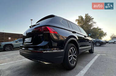 Внедорожник / Кроссовер Volkswagen Tiguan 2020 в 