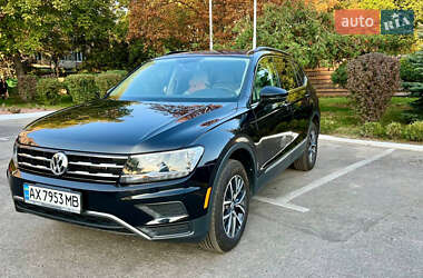 Внедорожник / Кроссовер Volkswagen Tiguan 2020 в 