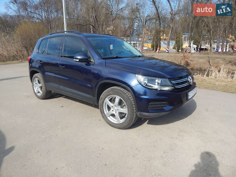 Внедорожник / Кроссовер Volkswagen Tiguan 2015 в Калуше
