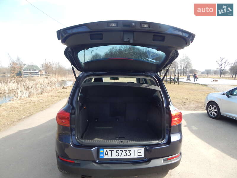 Внедорожник / Кроссовер Volkswagen Tiguan 2015 в Калуше