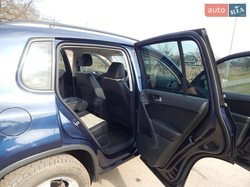 Внедорожник / Кроссовер Volkswagen Tiguan 2015 в Калуше