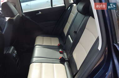 Внедорожник / Кроссовер Volkswagen Tiguan 2015 в 