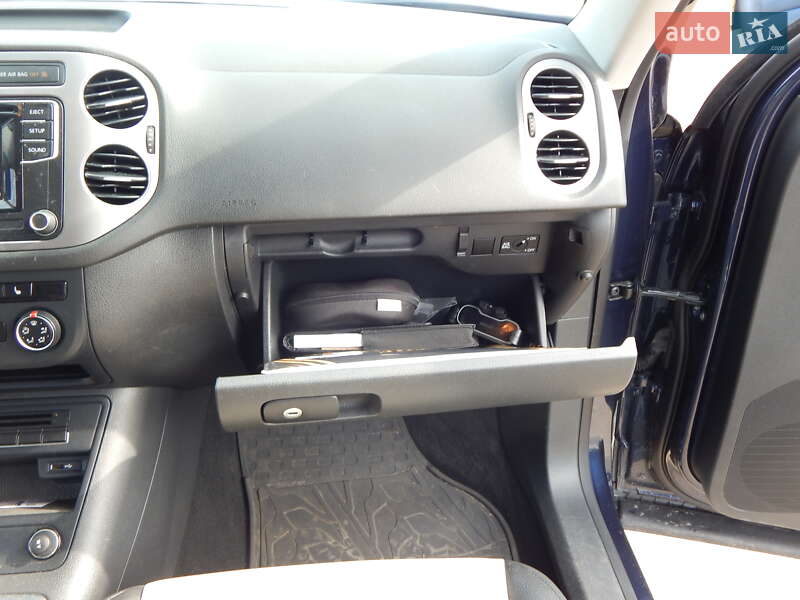 Внедорожник / Кроссовер Volkswagen Tiguan 2015 в Калуше