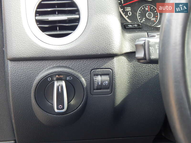 Внедорожник / Кроссовер Volkswagen Tiguan 2015 в Калуше