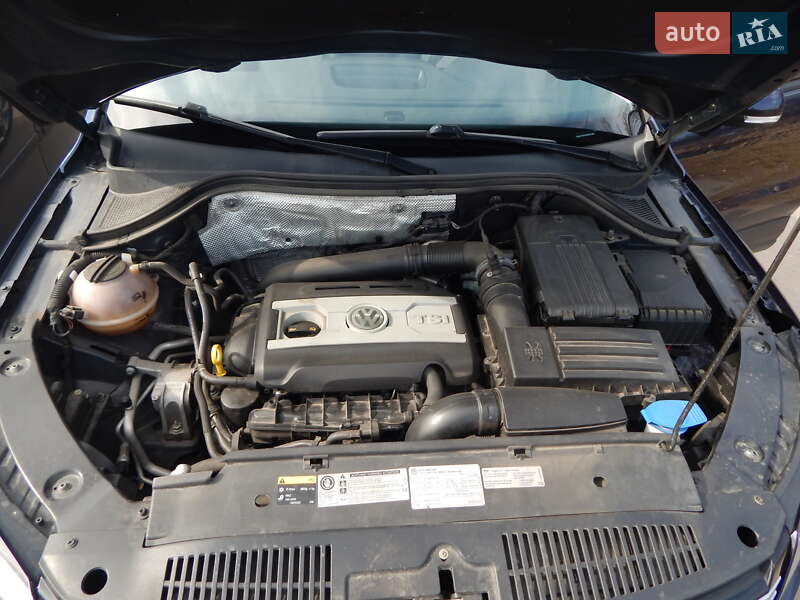 Внедорожник / Кроссовер Volkswagen Tiguan 2015 в Калуше