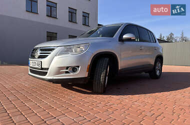 Внедорожник / Кроссовер Volkswagen Tiguan 2011 в Жашкове