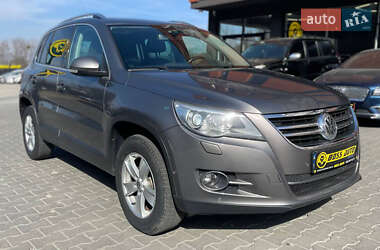 Внедорожник / Кроссовер Volkswagen Tiguan 2011 в Черновцах