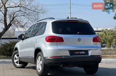 Позашляховик / Кросовер Volkswagen Tiguan 2015 в Києві