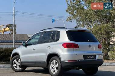 Позашляховик / Кросовер Volkswagen Tiguan 2015 в Києві