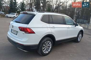 Внедорожник / Кроссовер Volkswagen Tiguan 2018 в 