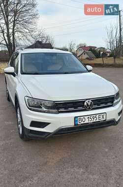 Внедорожник / Кроссовер Volkswagen Tiguan 2018 в 