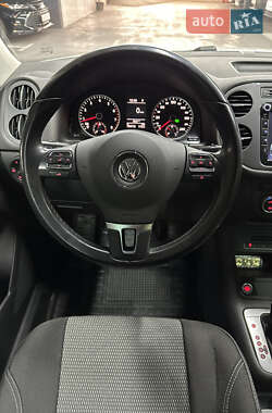 Внедорожник / Кроссовер Volkswagen Tiguan 2015 в 