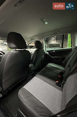 Внедорожник / Кроссовер Volkswagen Tiguan 2015 в 