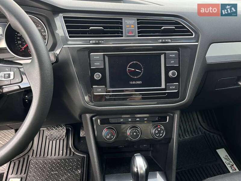 Внедорожник / Кроссовер Volkswagen Tiguan 2018 в Львове