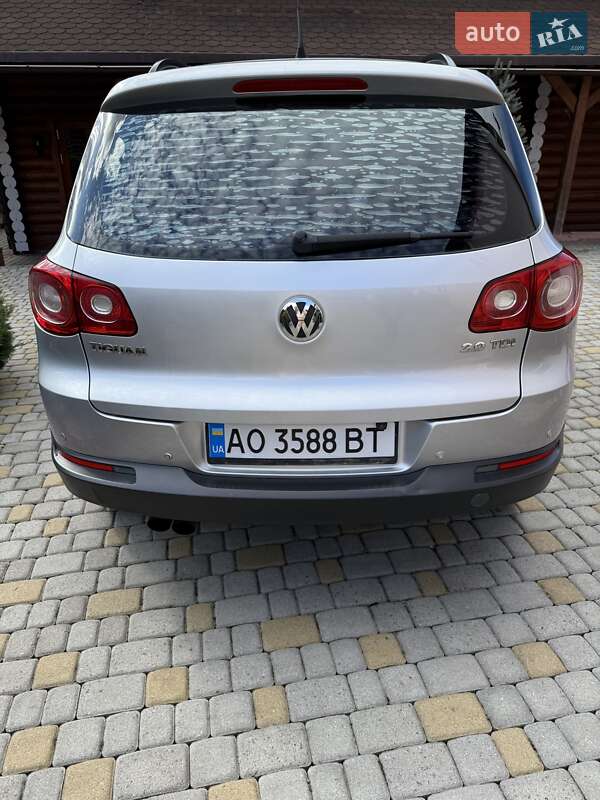 Внедорожник / Кроссовер Volkswagen Tiguan 2009 в Тячеве