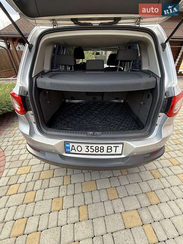 Внедорожник / Кроссовер Volkswagen Tiguan 2009 в Тячеве