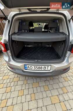 Позашляховик / Кросовер Volkswagen Tiguan 2009 в 