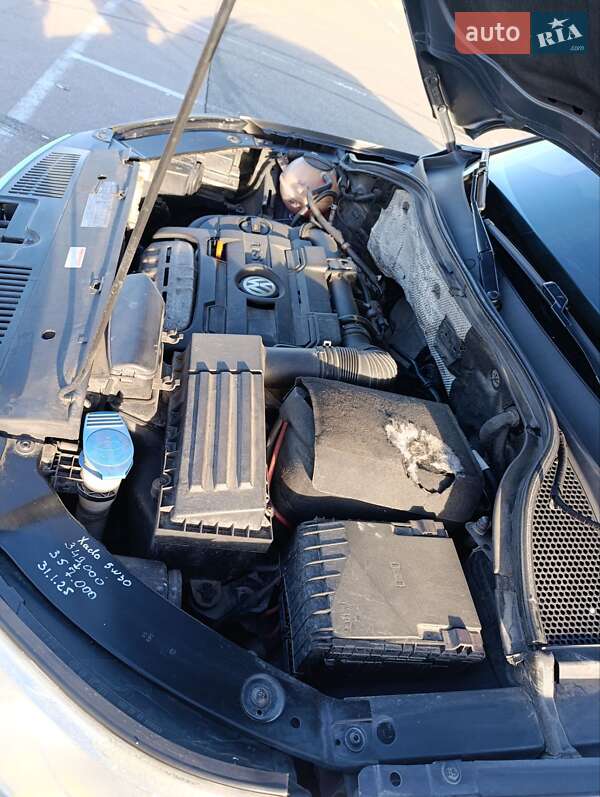 Внедорожник / Кроссовер Volkswagen Tiguan 2009 в Звягеле