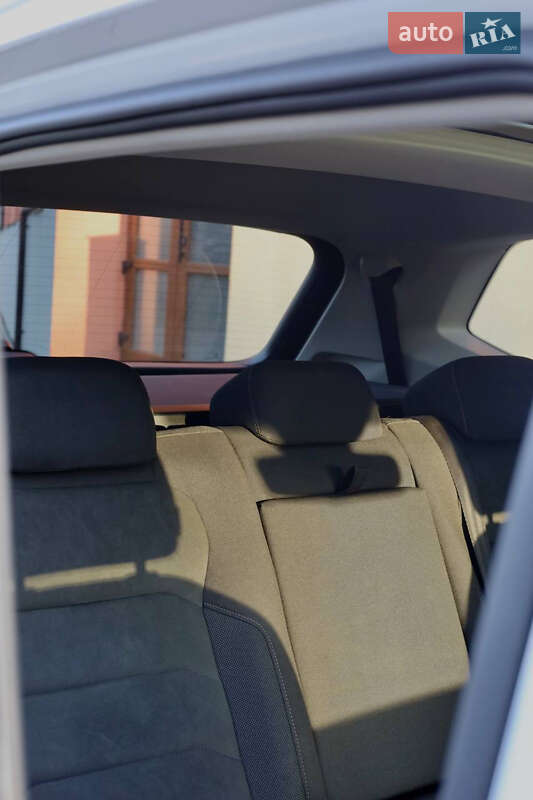 Позашляховик / Кросовер Volkswagen Tiguan 2018 в Львові