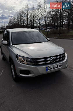 Внедорожник / Кроссовер Volkswagen Tiguan 2012 в 