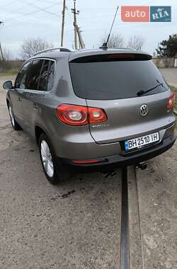 Внедорожник / Кроссовер Volkswagen Tiguan 2011 в 