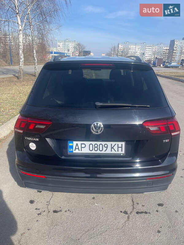 Внедорожник / Кроссовер Volkswagen Tiguan 2017 в Запорожье