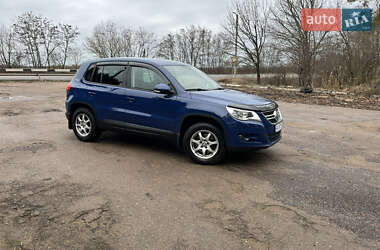 Внедорожник / Кроссовер Volkswagen Tiguan 2011 в 