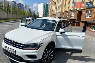 Внедорожник / Кроссовер Volkswagen Tiguan 2020 в Киеве