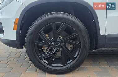 Внедорожник / Кроссовер Volkswagen Tiguan 2015 в Киеве